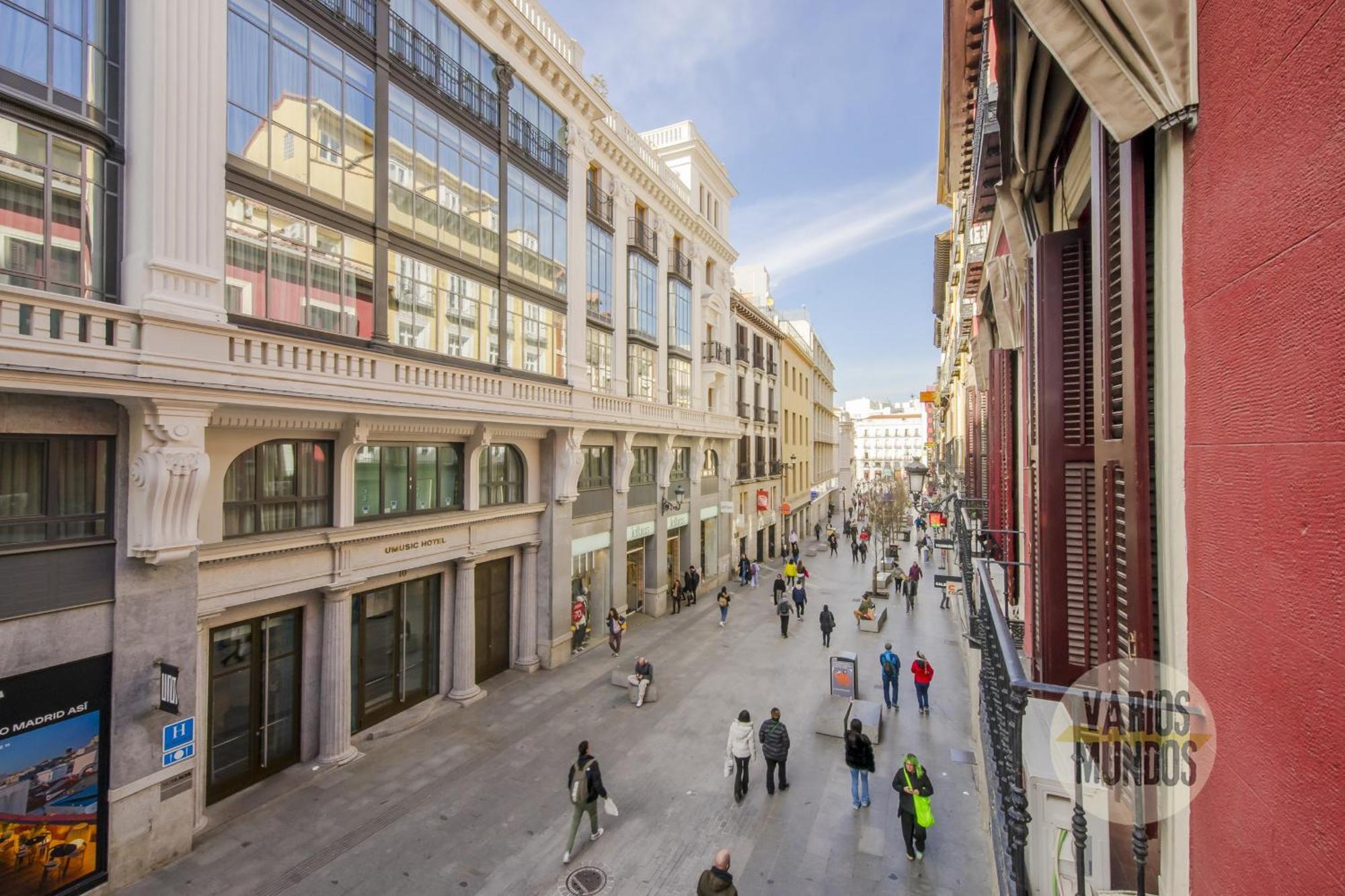 A Tus Pies 4, Carretas 25 Apartament *